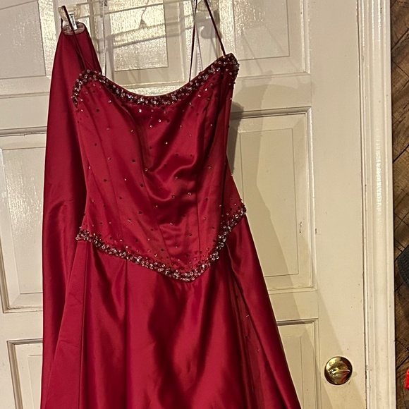 Dresses & Skirts - Red Satin Dress
